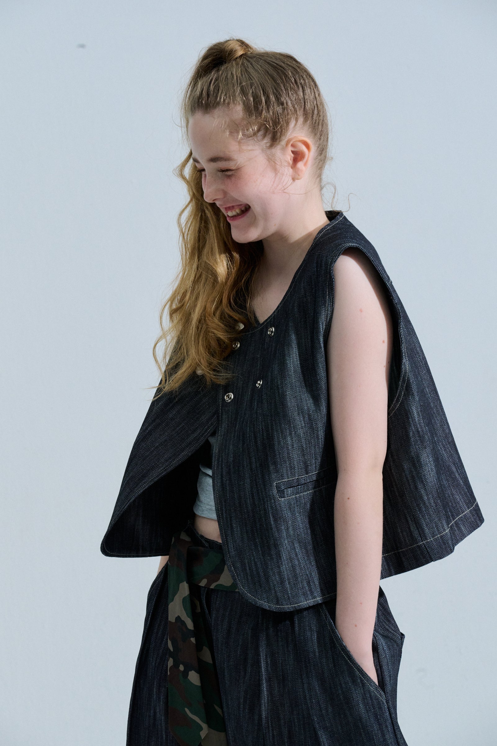 텔미 VEST